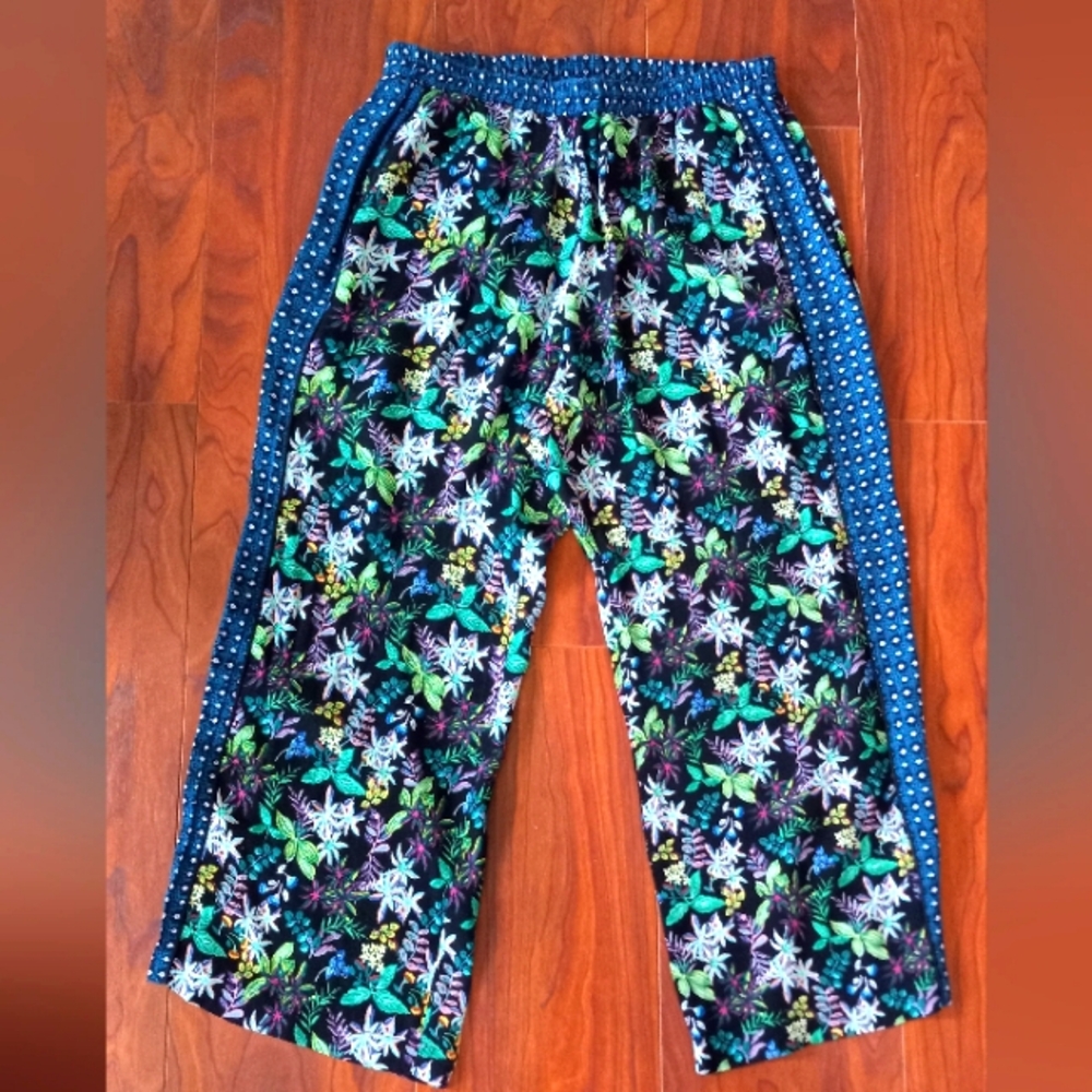 ANTHROPOLOGIE FLORAL CROPPED PANTS